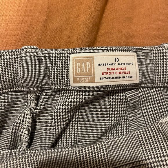 GAP Maternity Khaki Slim Ankle - Plaid - Picture 3 of 3